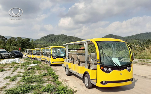 5 xe điện VNE.CAR 14AC i10 của Tùng Lâm đã có mặt tại khu du lịch tâm linh Tây Yên Tử - Bắc Giang