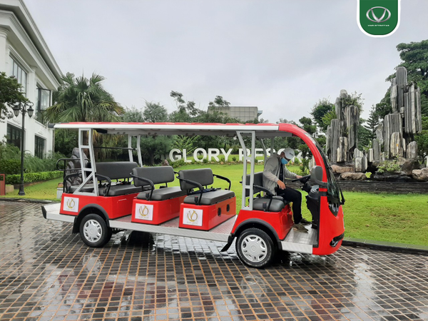 Tùng Lâm hoàn tất bàn giao 2 xe điện VNE.CAR 14AC i10 cho Glory Resort