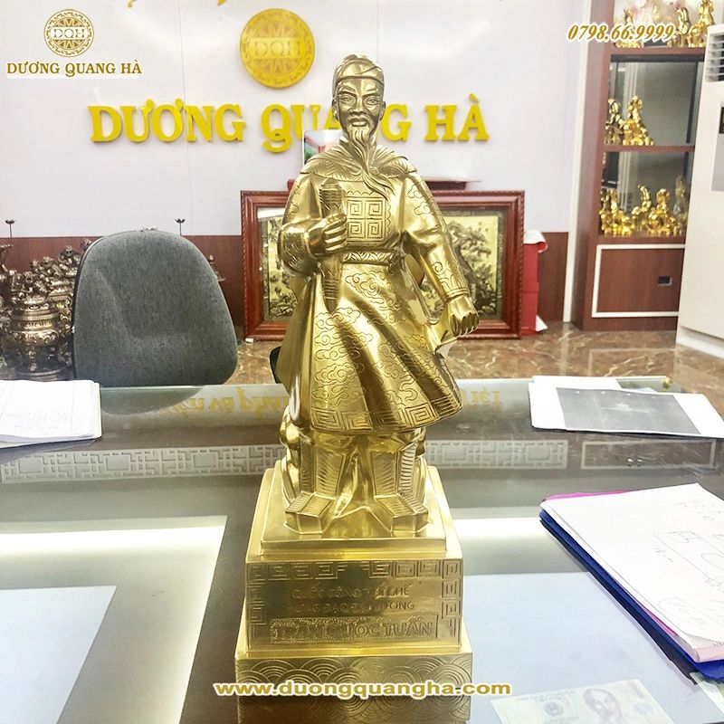 tượng đồng phong thuỷ đặt bàn họp 