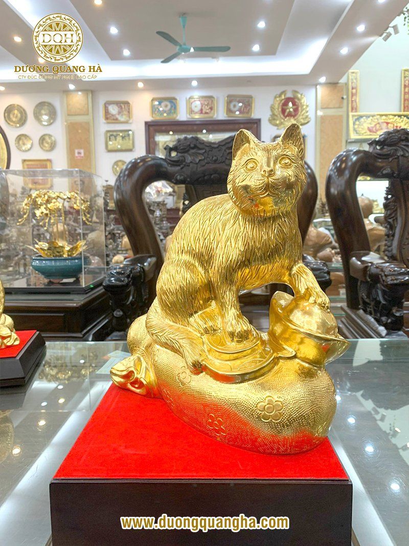 Tượng mèo mạ vàng - Tượng con giáp thu hút tiền tài năm 2023