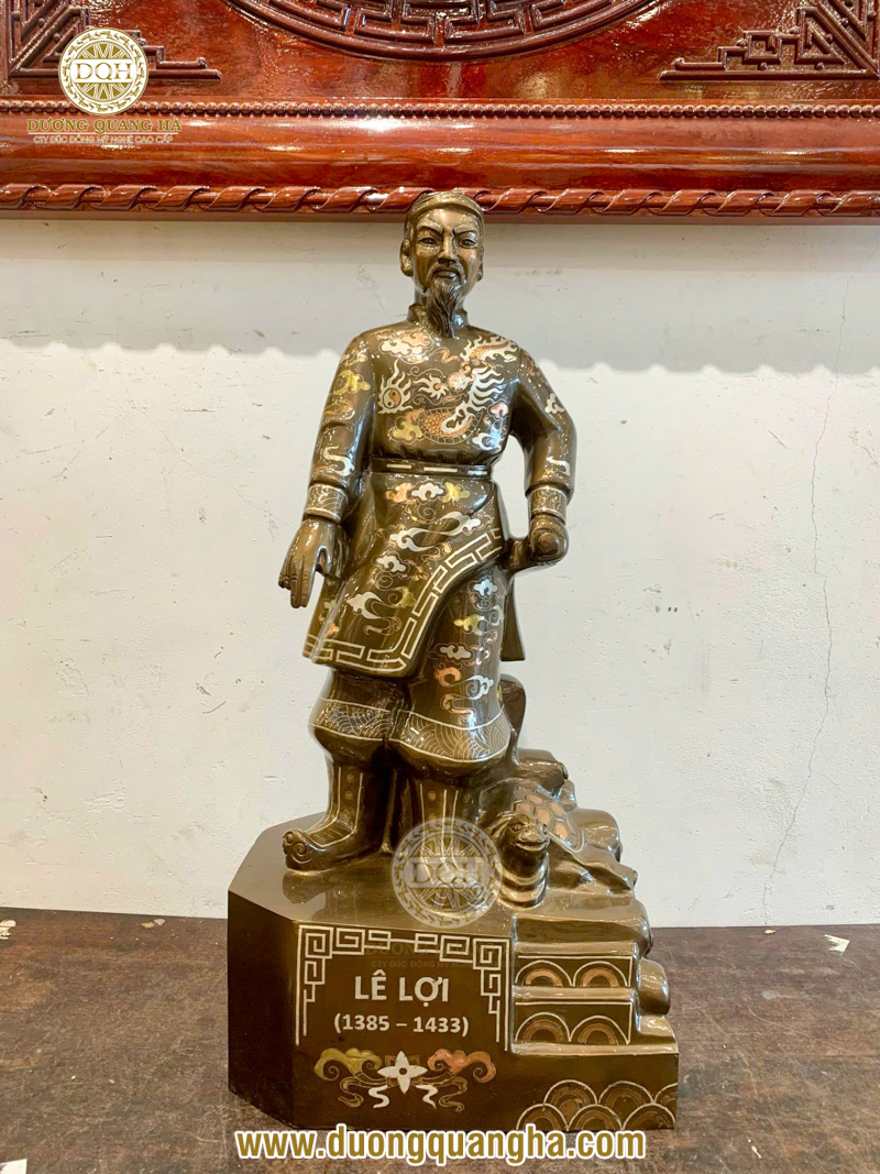 tượng đài lê lợi