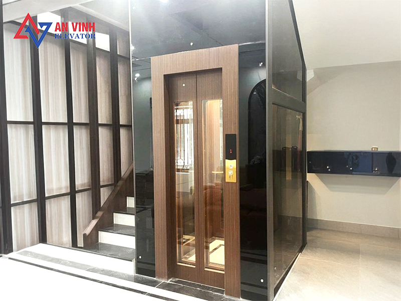 Mẫu thang máy kính
