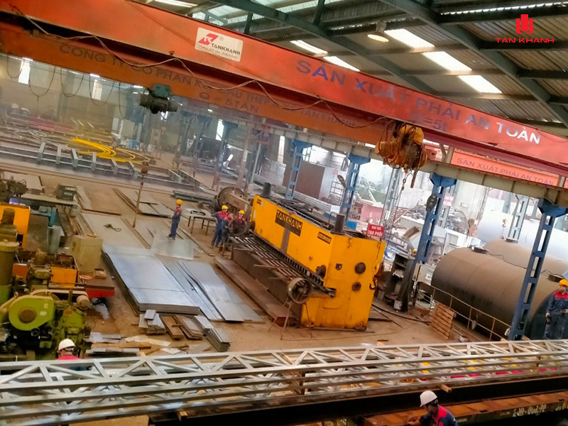 Xây nhà kho thép tiền chế: Giải pháp tối ưu diện tích và chi phí cho doanh nghiệp?