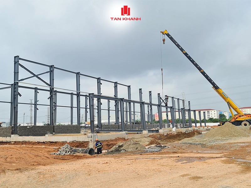 Nhà thép tiền chế 4 tầng: Những yêu cầu cần lưu ý khi thiết kế và triển khai